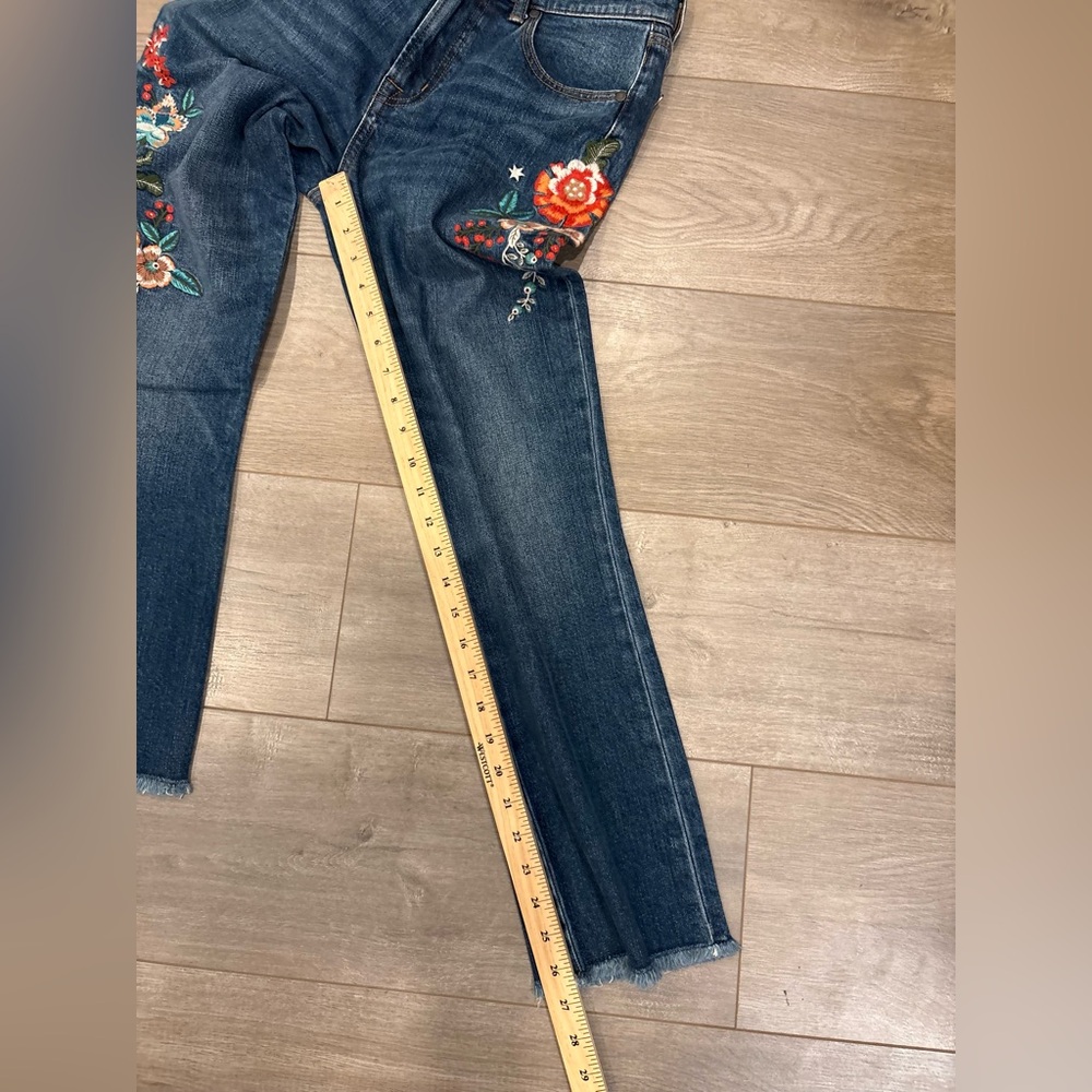 Johnny Was Ardell Cropped Baby Boot Jeans Floral Embroidered Mid Rise Women’s 26 - Picture 4 of 6